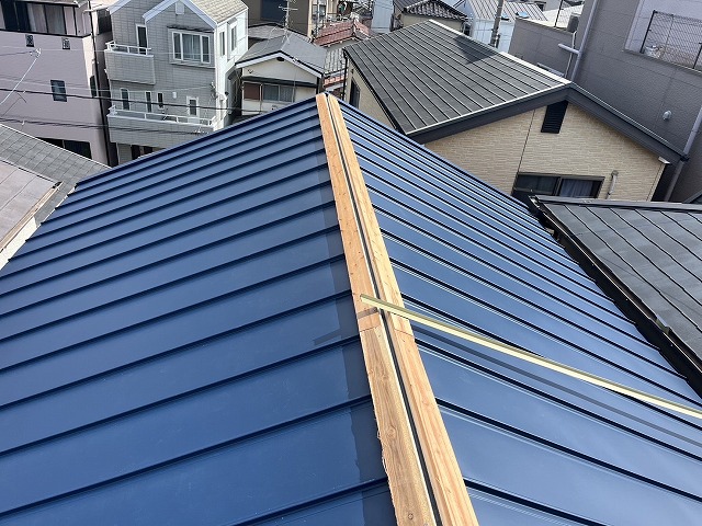 棟板金の施工と仕上げ